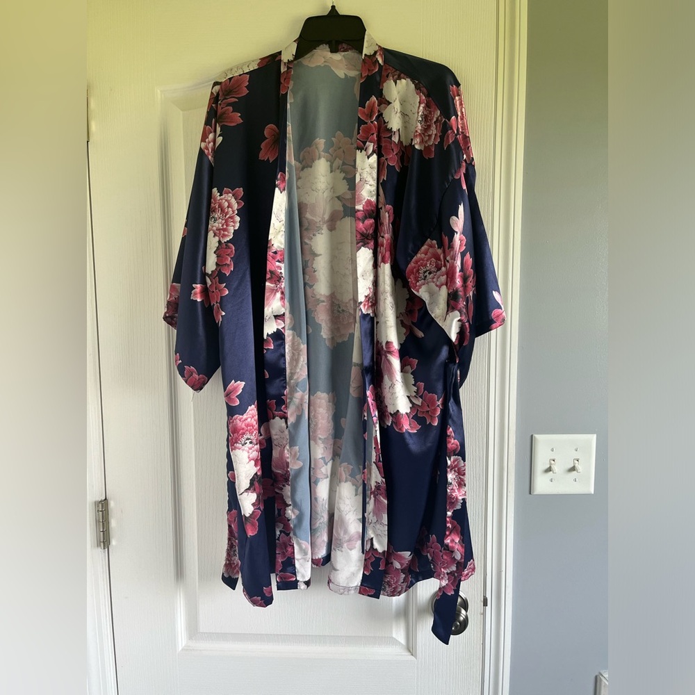 Satin robe size small